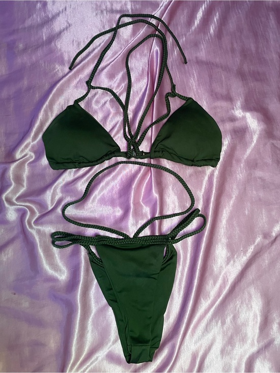 Forever 21 Other - Forever 21 Olive Green Bikini Set 🫒